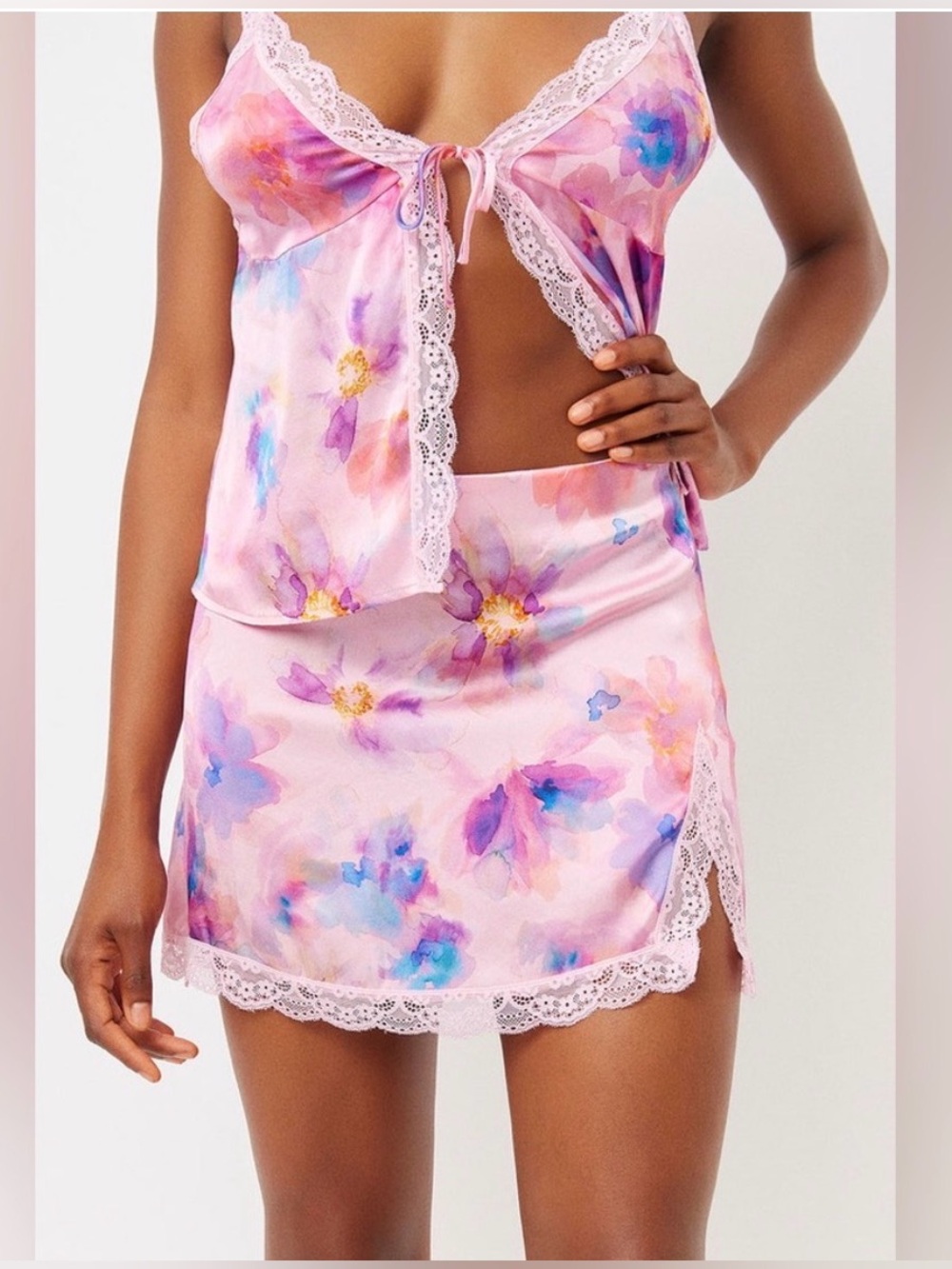 Frankie's bikinis
Juliet Lace Silk top and skirt set size M